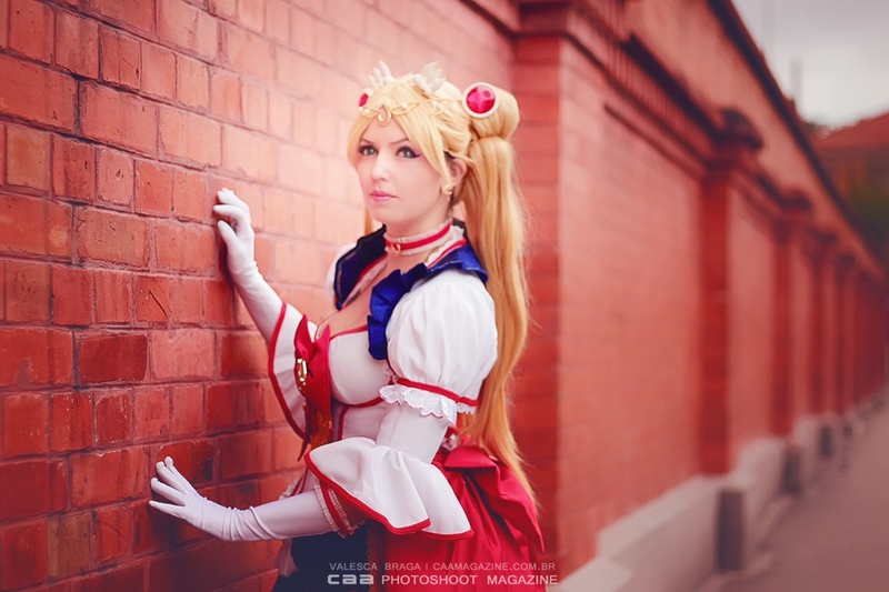 龙妈新恋情曝光?艾米莉亚克拉克与查理麦克道威尔发亲吻照疑似恋爱_完美世界对战平台(图2) 完美世界竞技平台官网